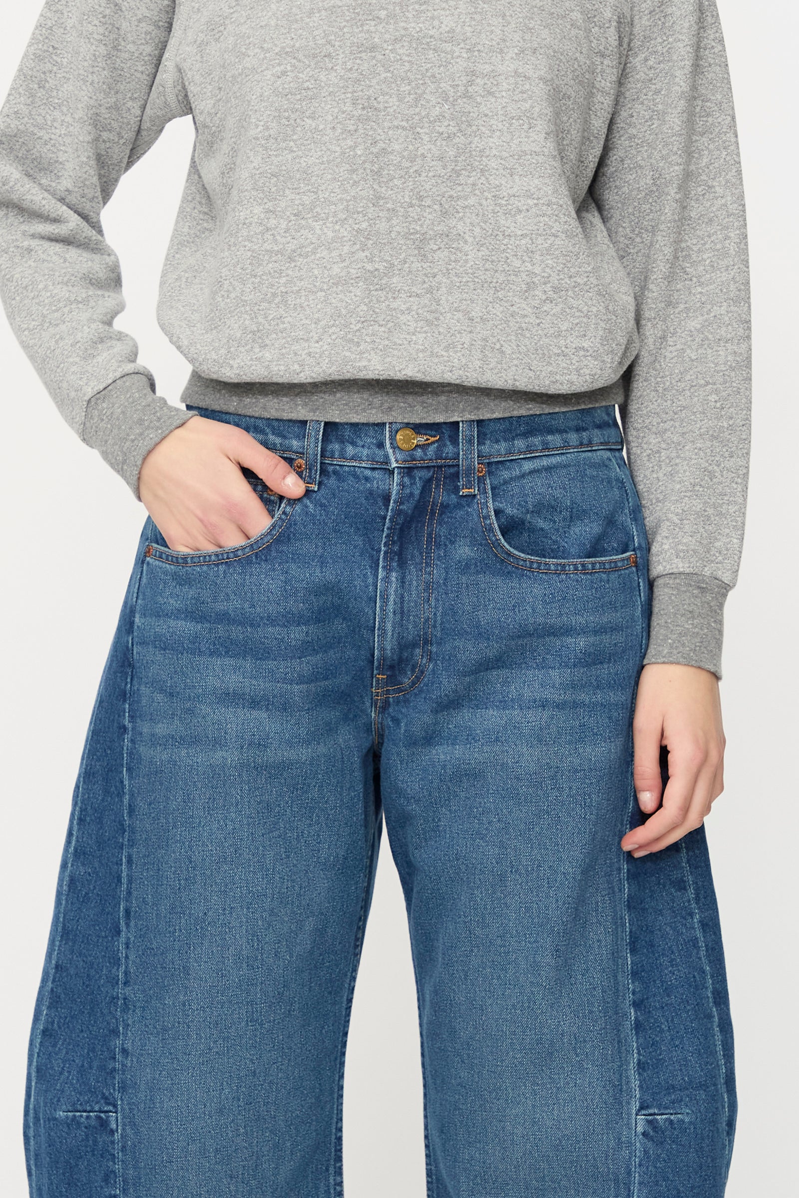 Relaxed Cuffed Lasso Jean in Cate Wash - Image 3
