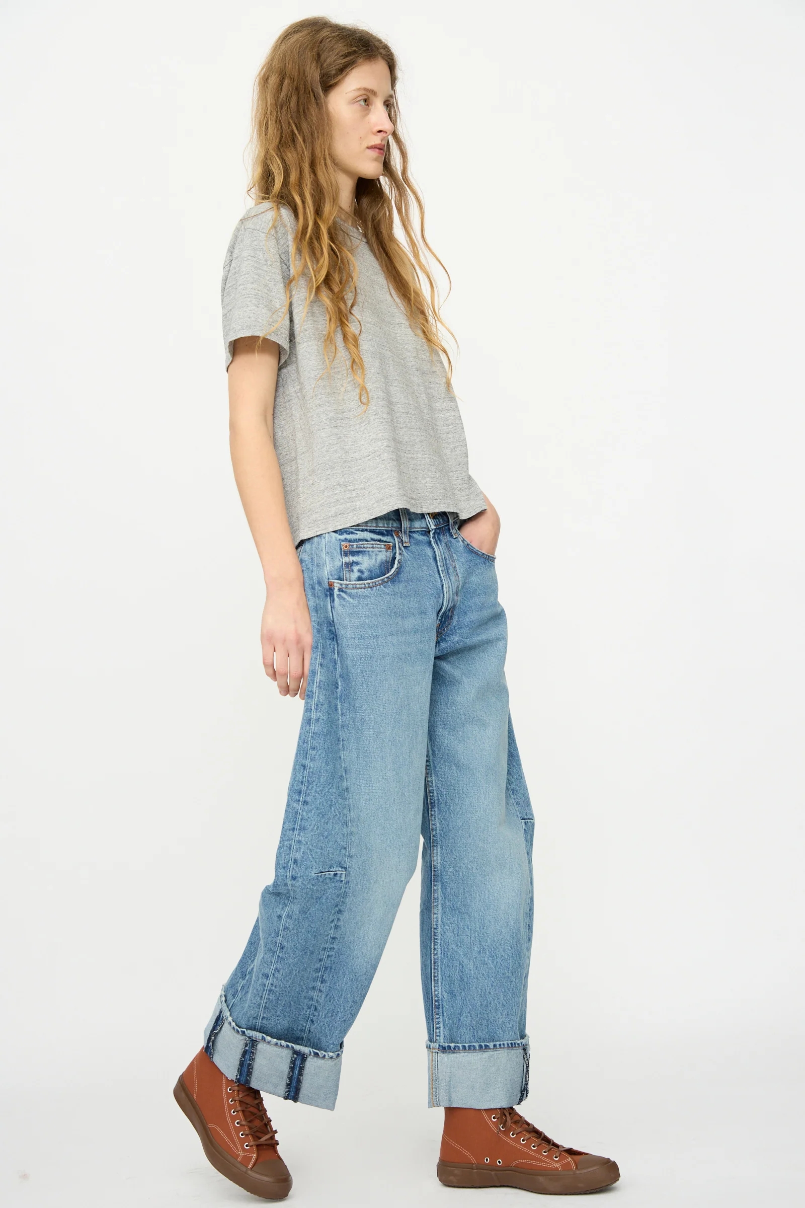 Relaxed Cuffed Lasso Jean in Jane Wash - Image 5
