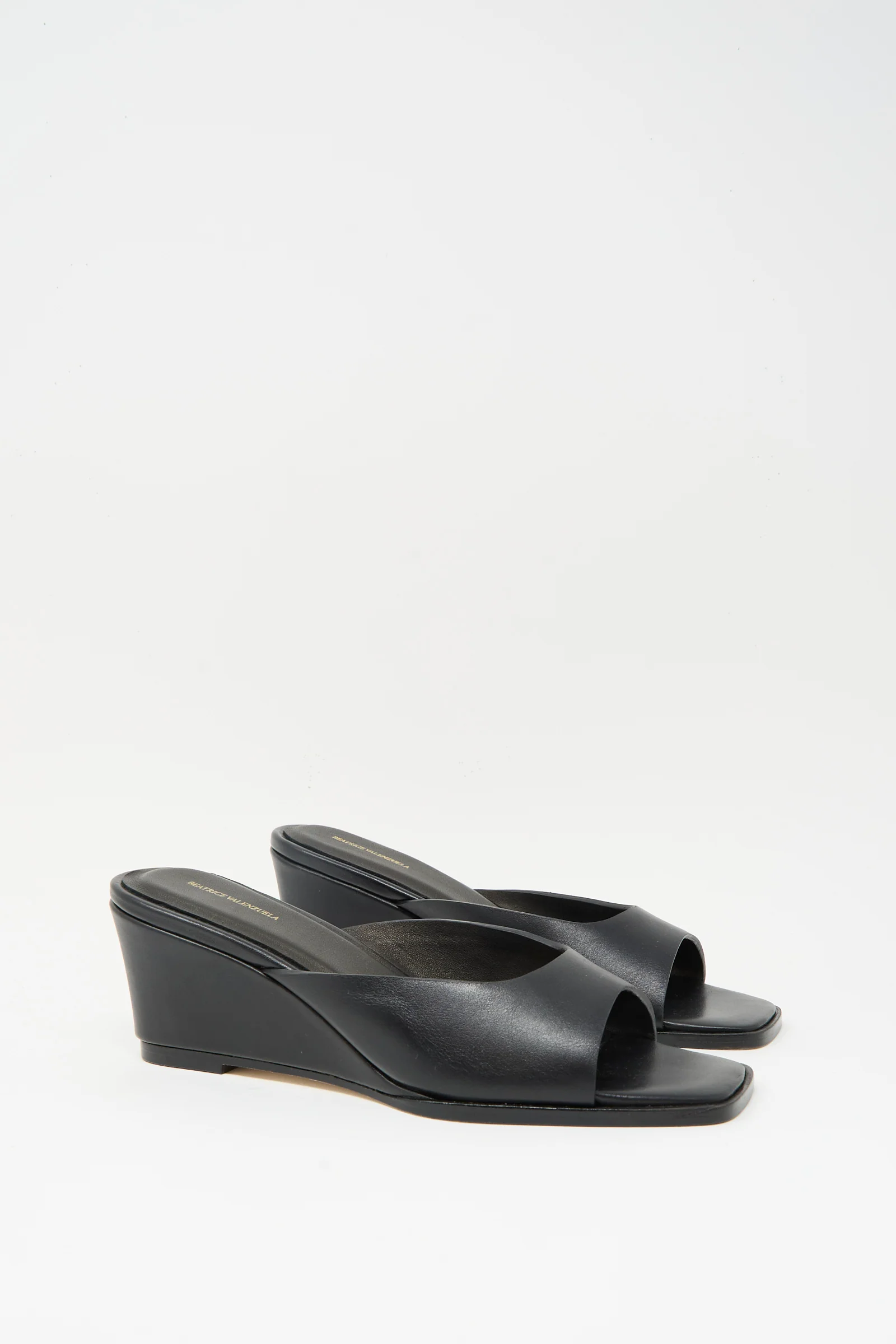 Moderna Wedge Sandal in Black