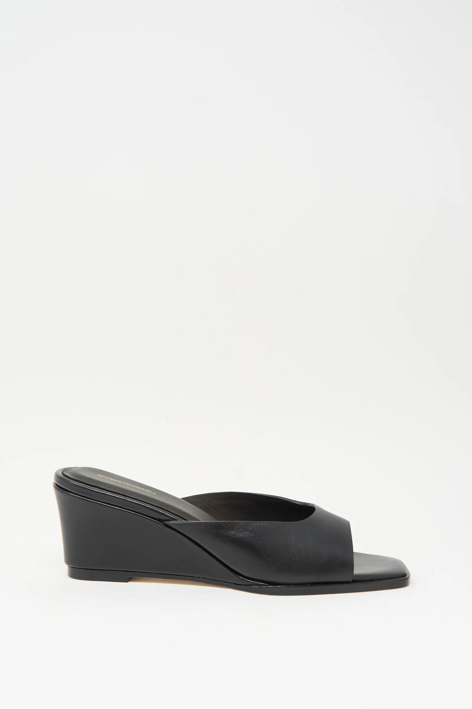 Moderna Wedge Sandal in Black - Image 2
