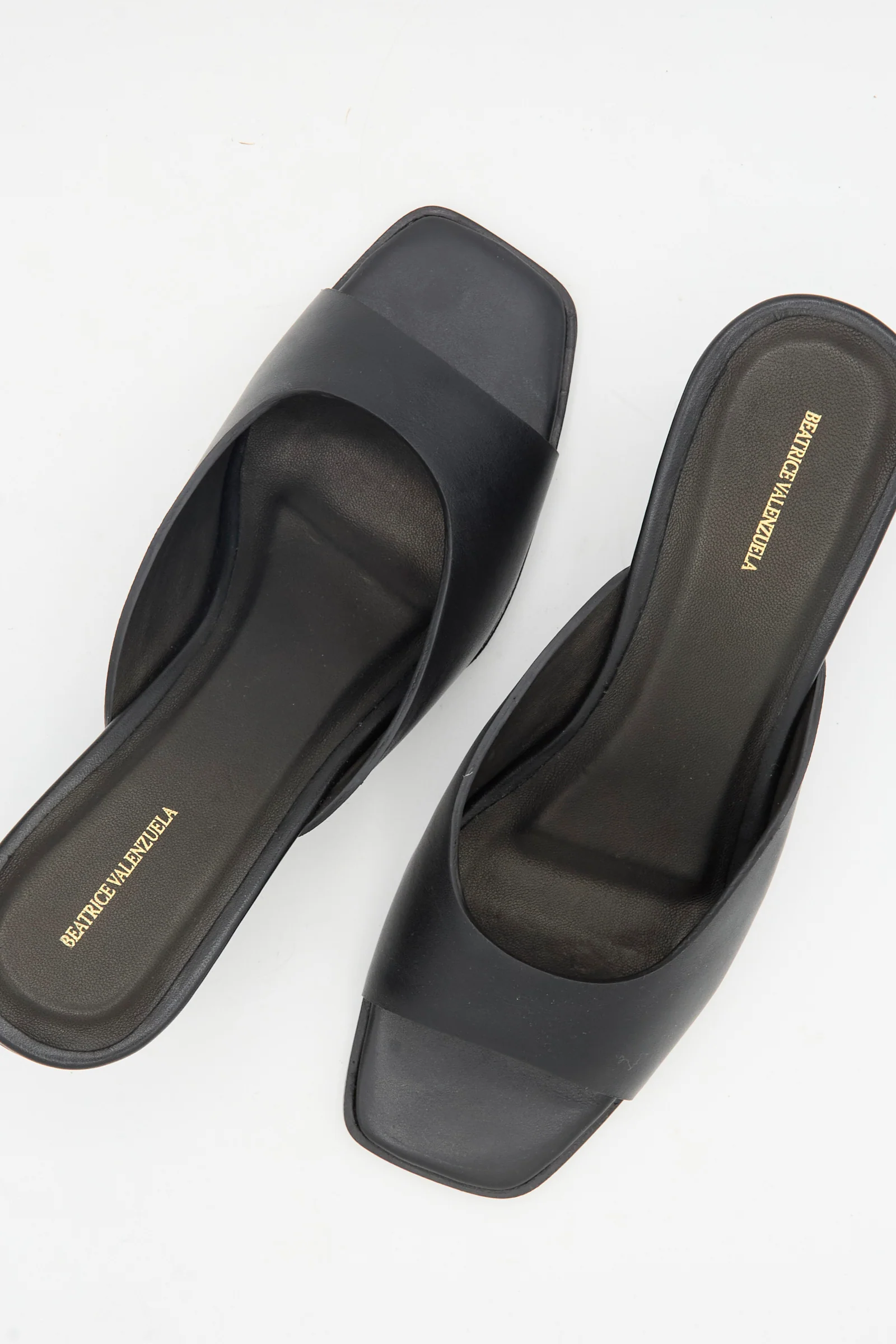 Moderna Wedge Sandal in Black - Image 5