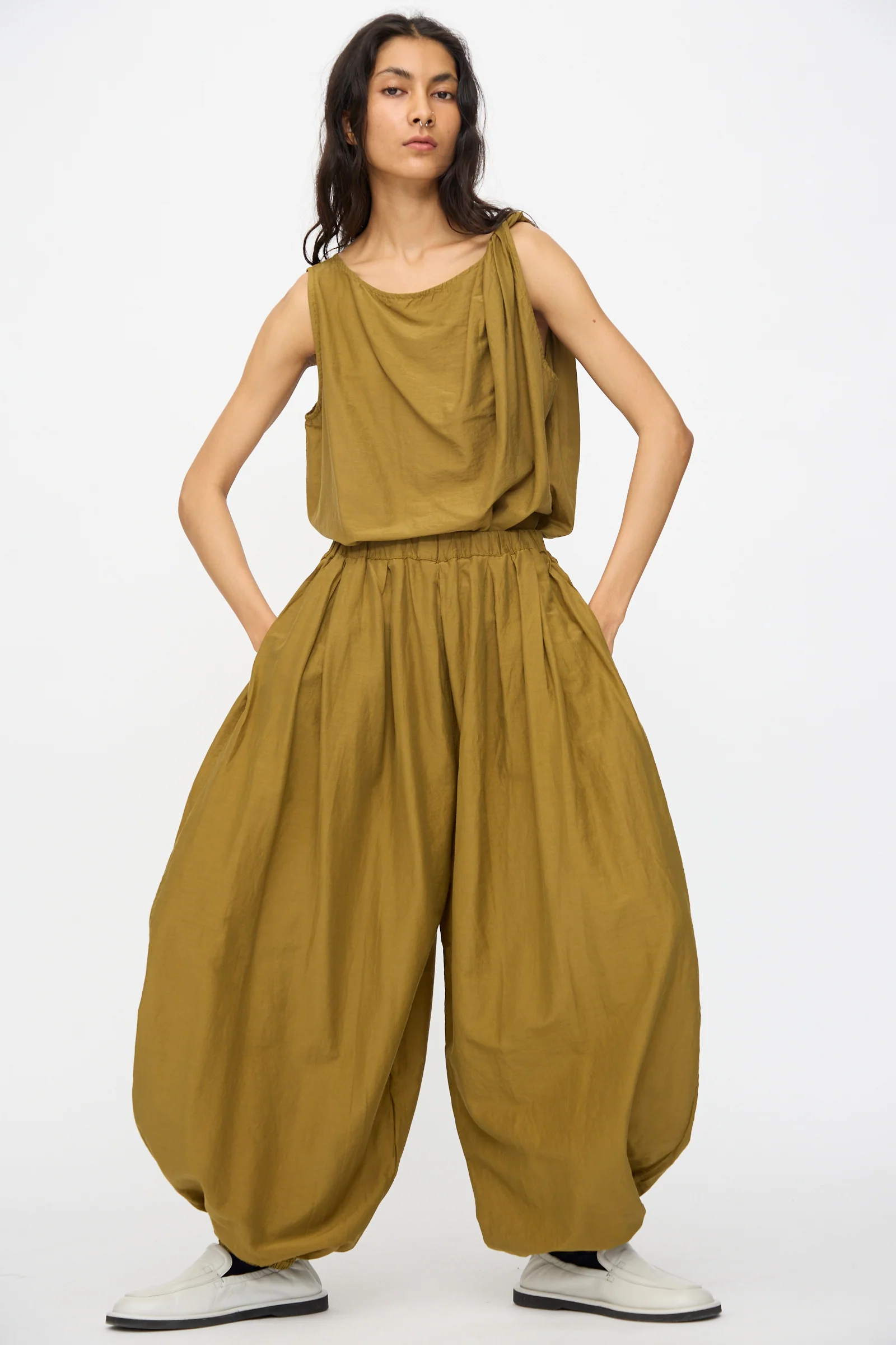 Akari Pants in Dark Olive - Image 4