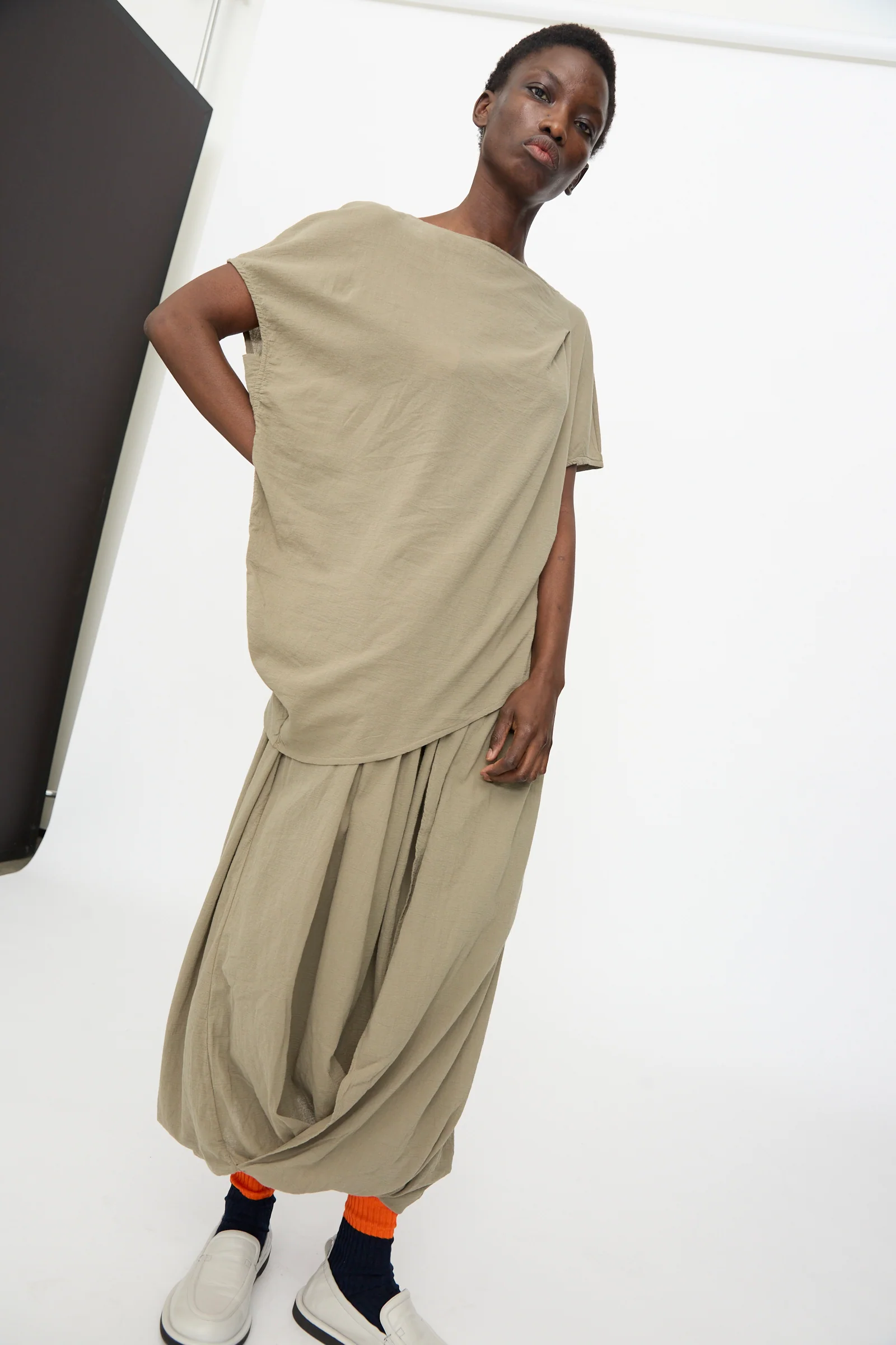 Asymmetric Top in Cement - Image 3