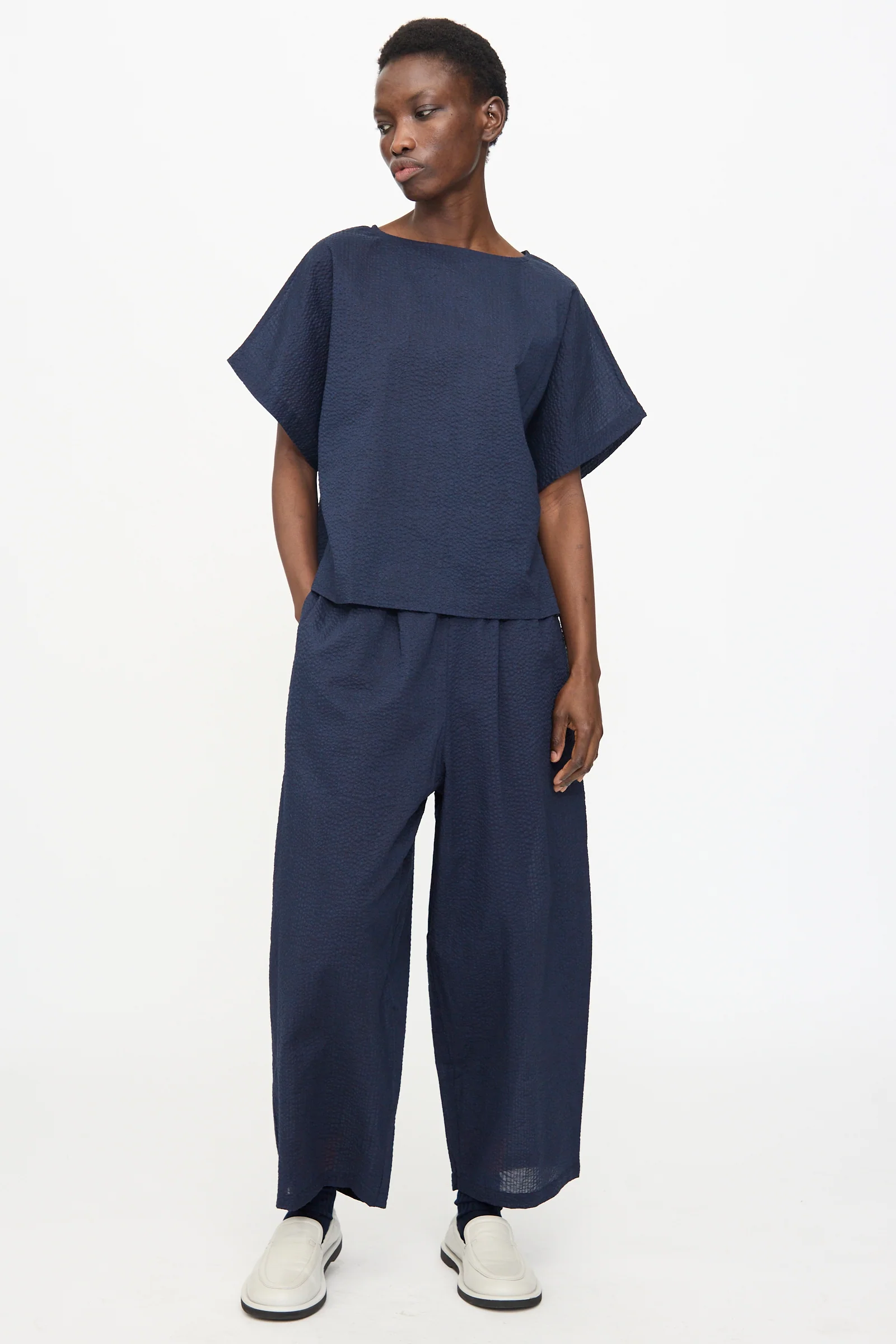 Box Top with Micro Wave Texture in Navy - Image 2