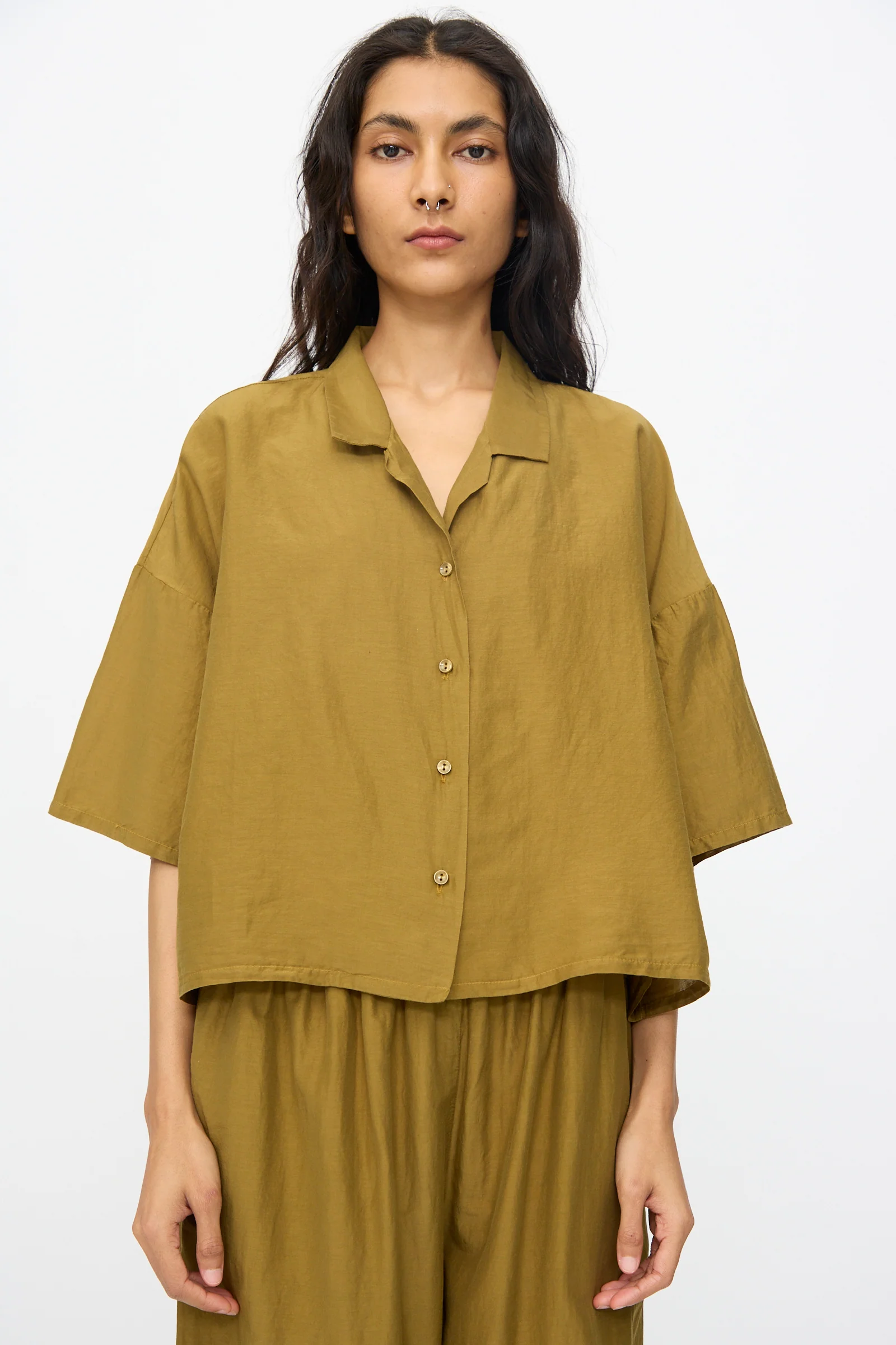 Cropped Shirt in Dark Olive - Image 4