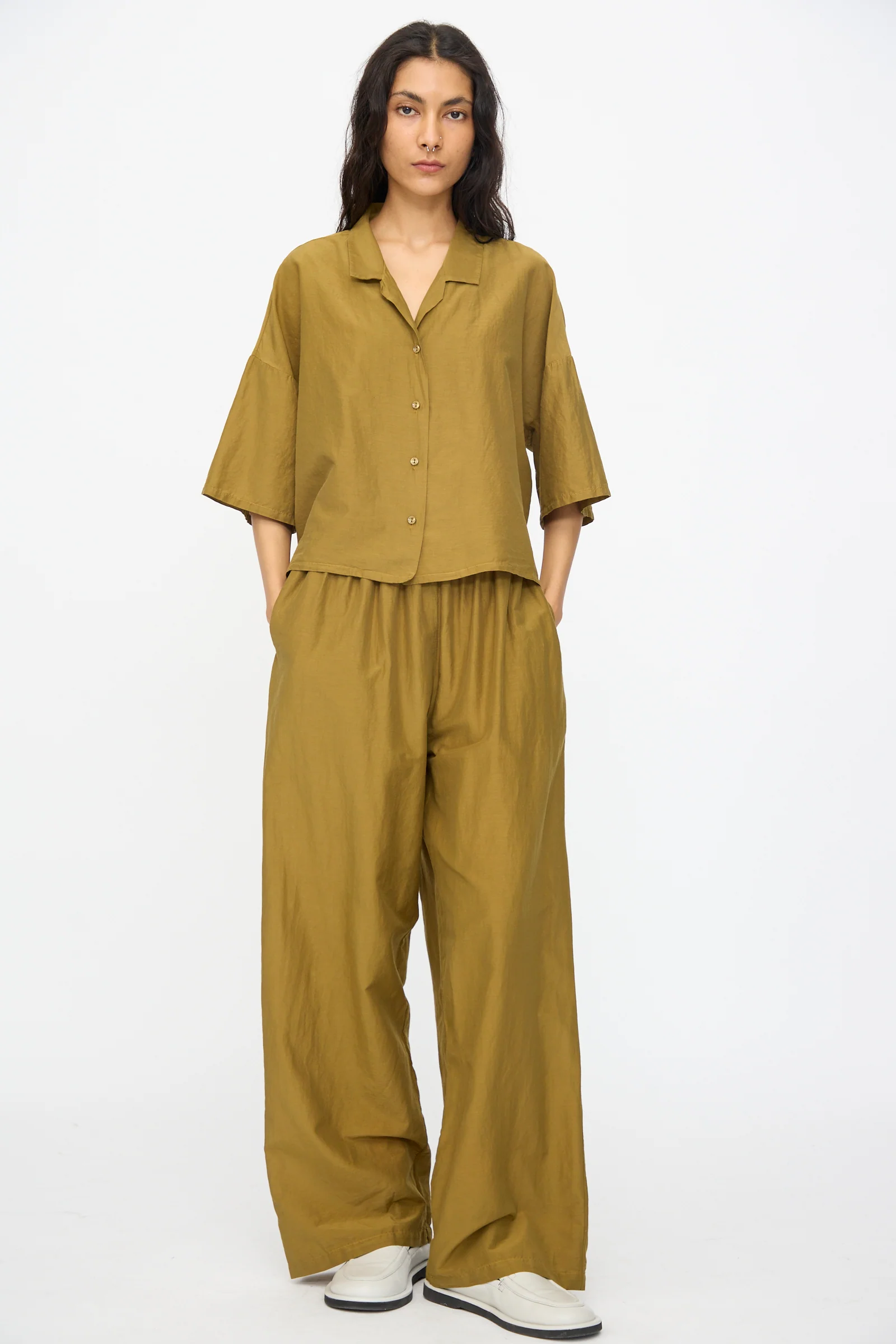 Cropped Shirt in Dark Olive - Image 5