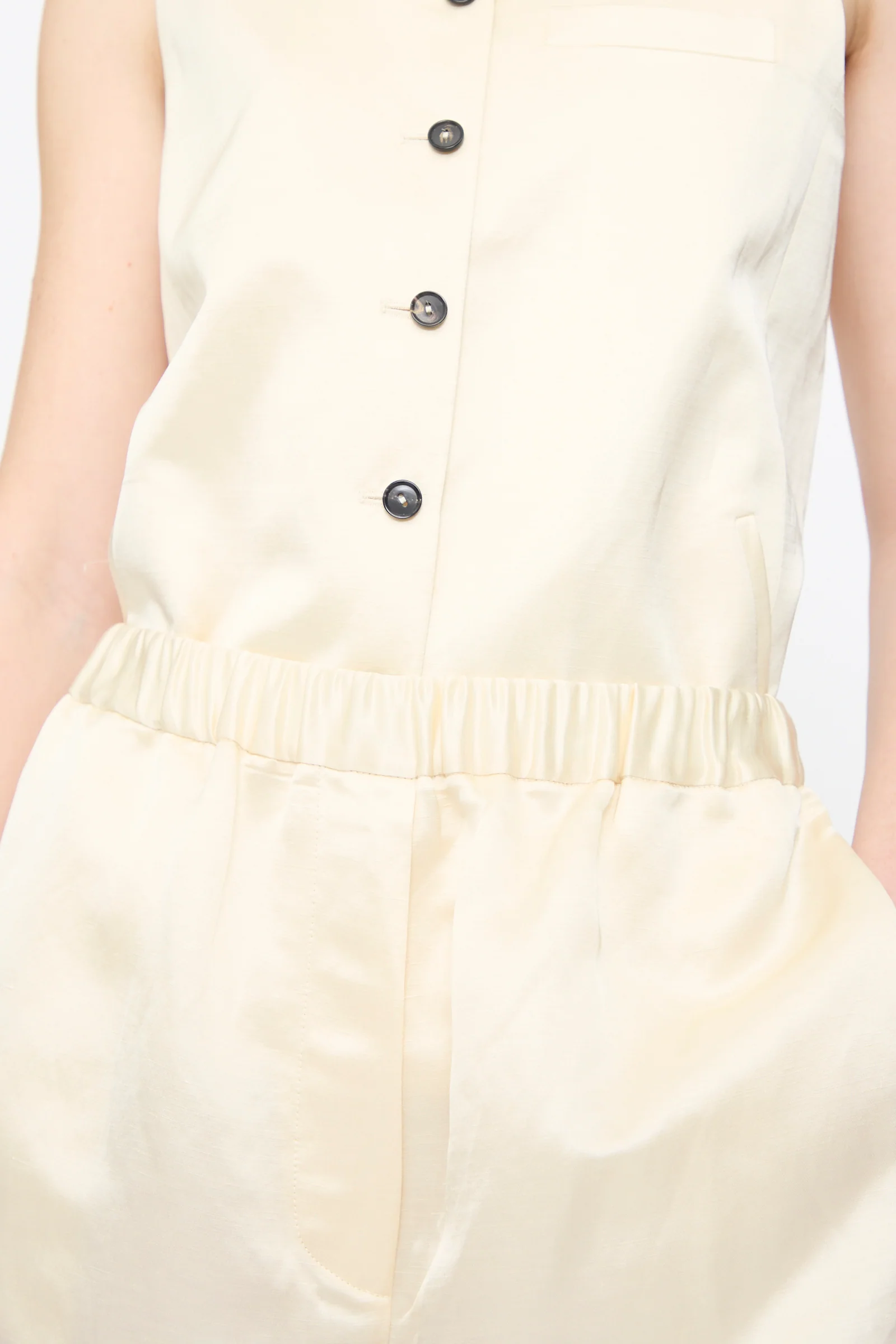 Satin Capri Pants in Off White - Image 4