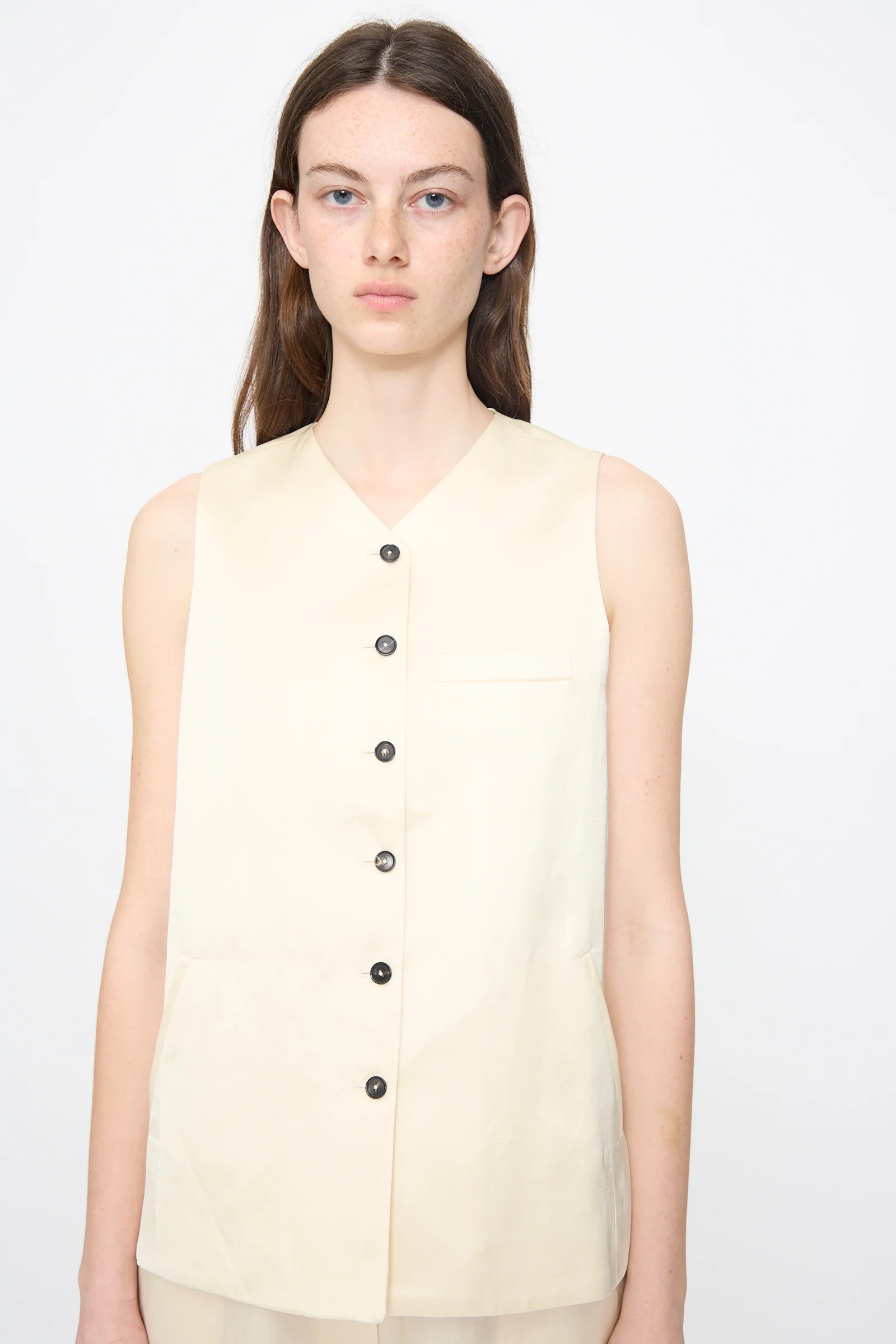 Satin Tailored Vest in Marfil - Image 2