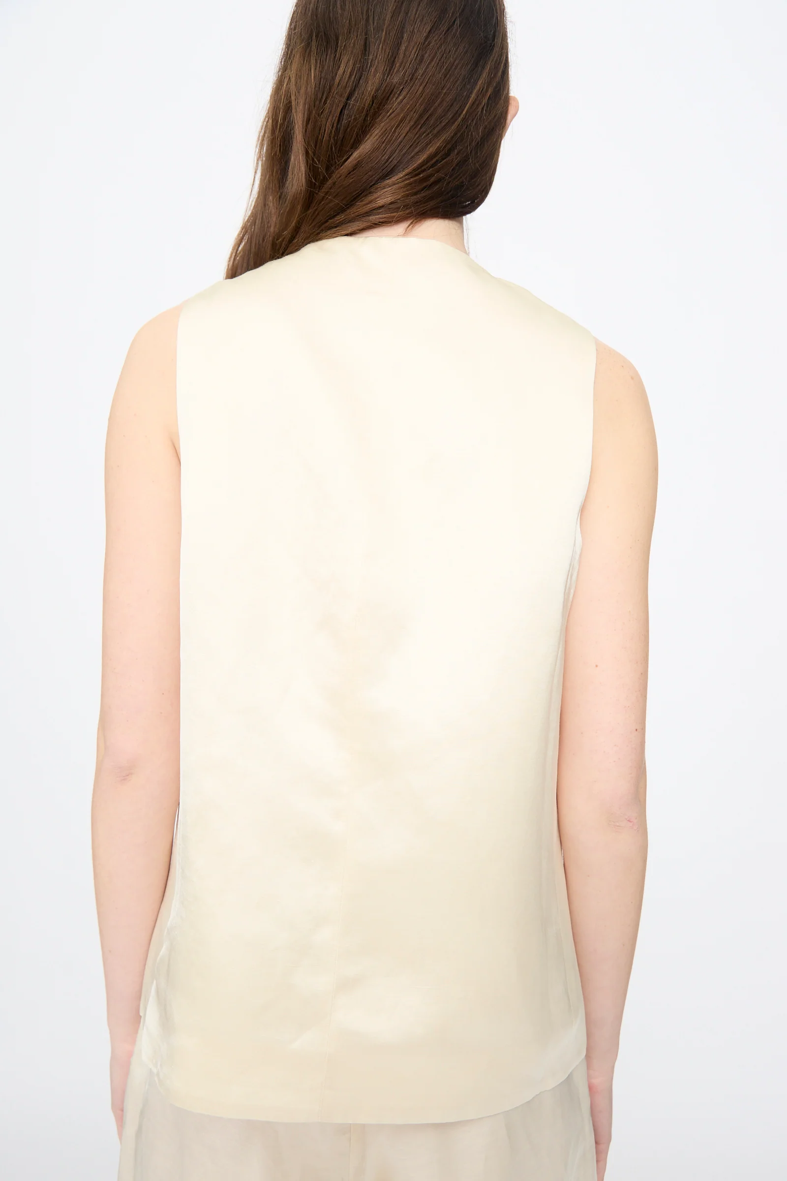 Satin Tailored Vest in Marfil - Image 6