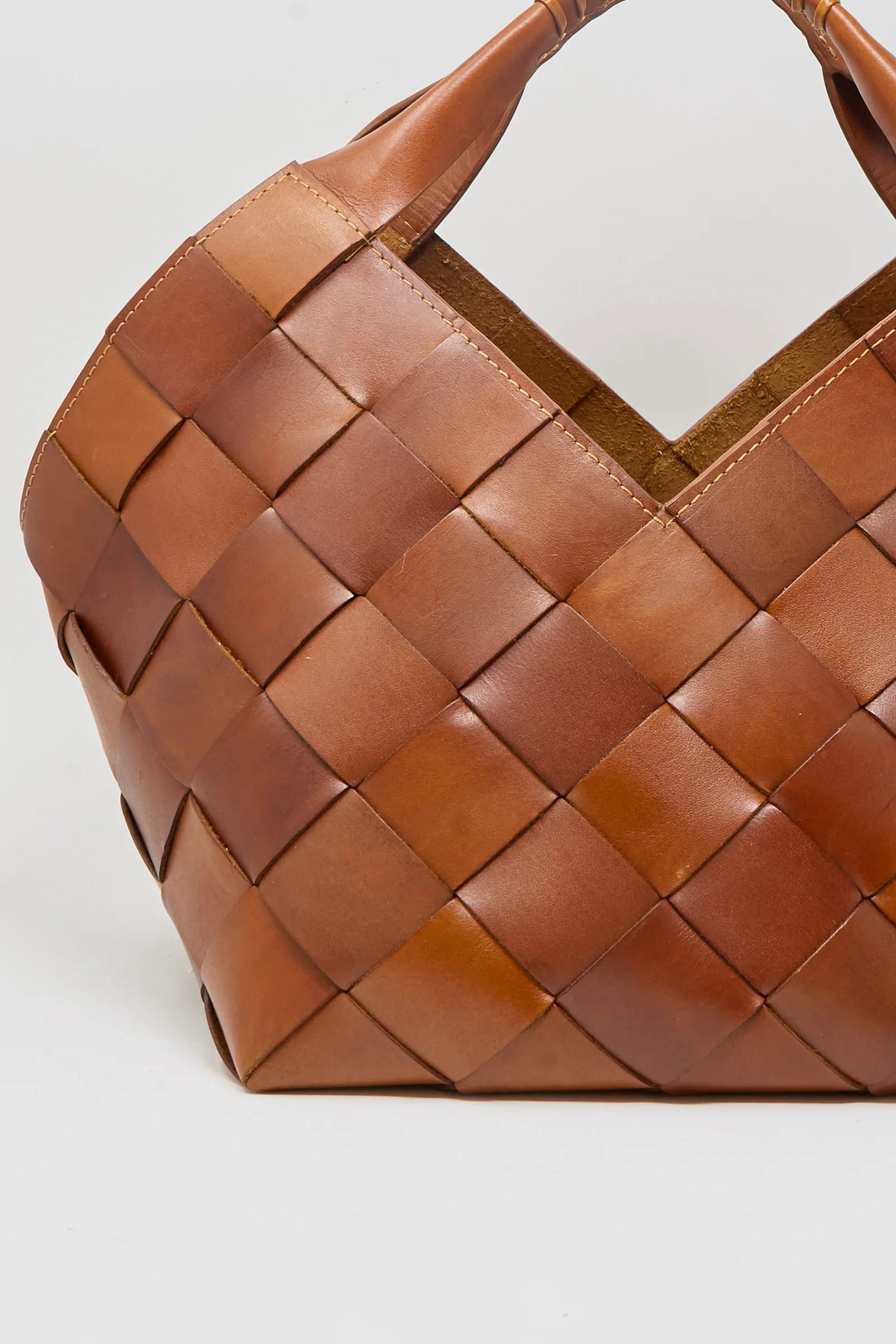 Botteghe Bag in Tan - Image 2