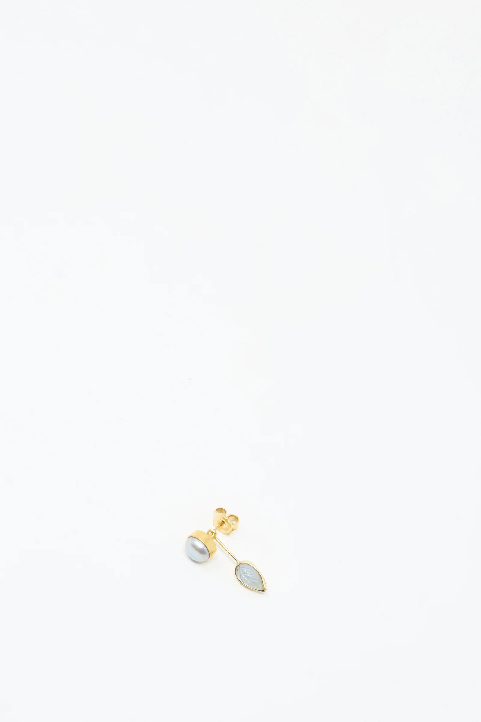 Detachable Drop Earring in Pearl and Leaf - Image 3