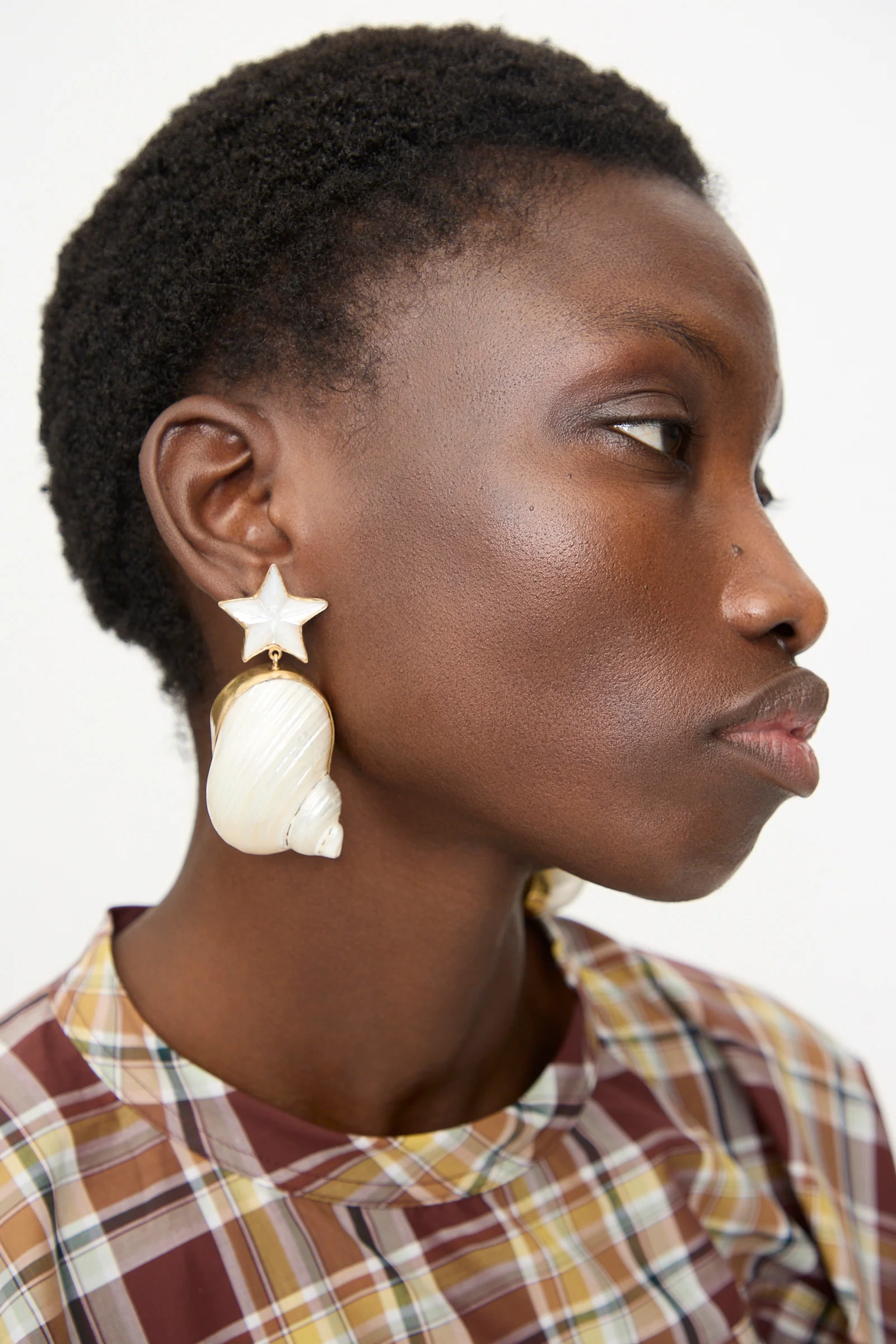 Moon and Star Shell Drop Earrings - Image 4