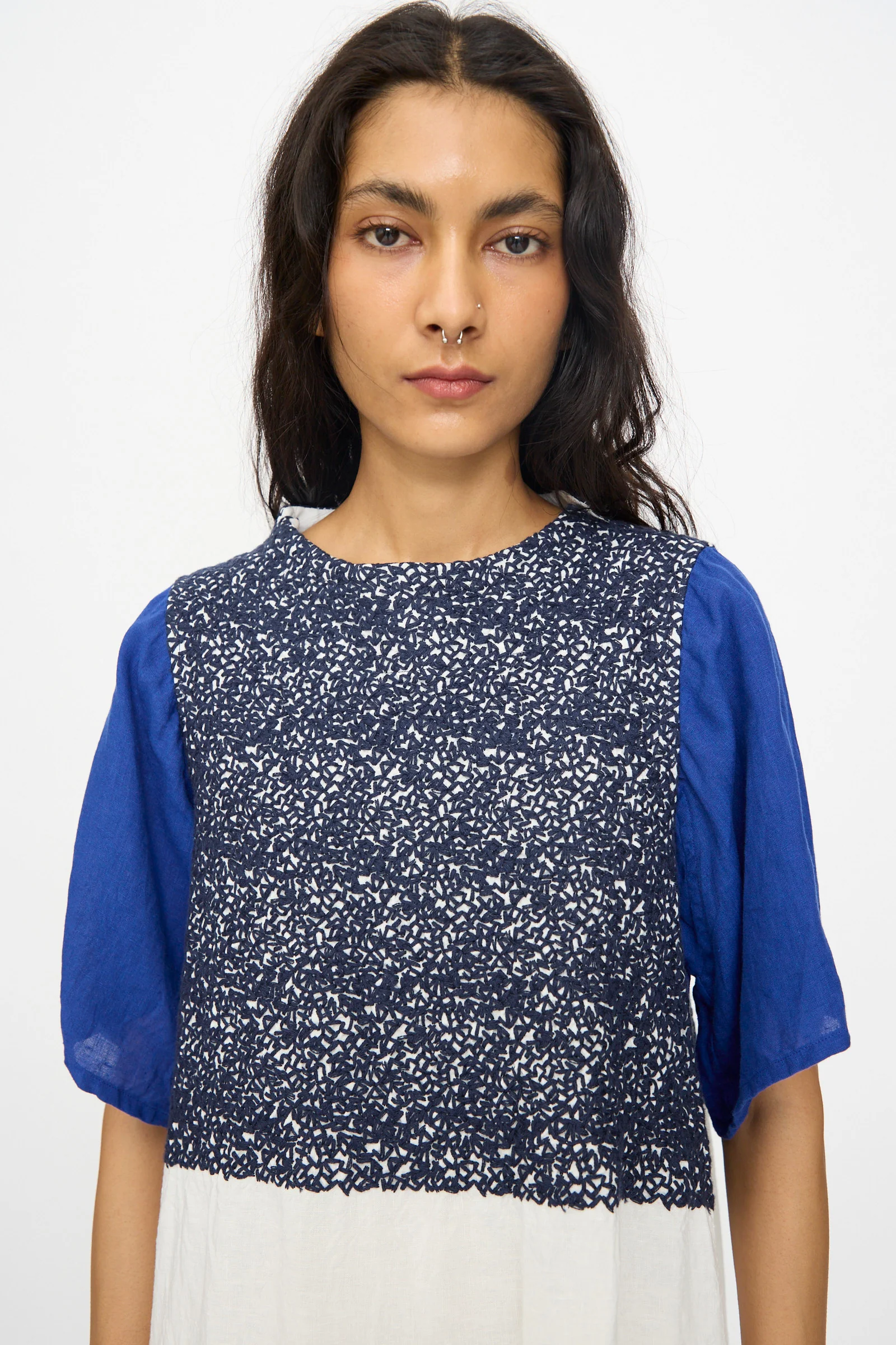 French Linen La Pucelle Dress in Off White Navy Stitch - Image 3