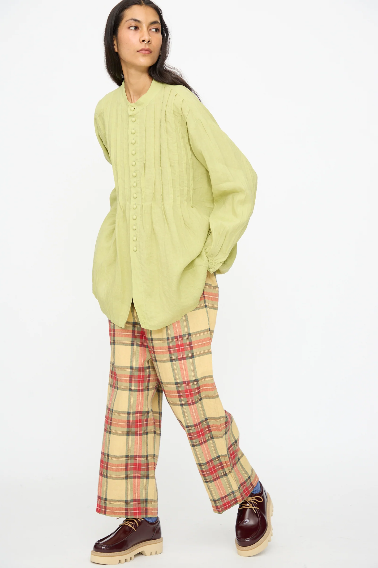 French Linen Shirt in Pistachio - Image 4