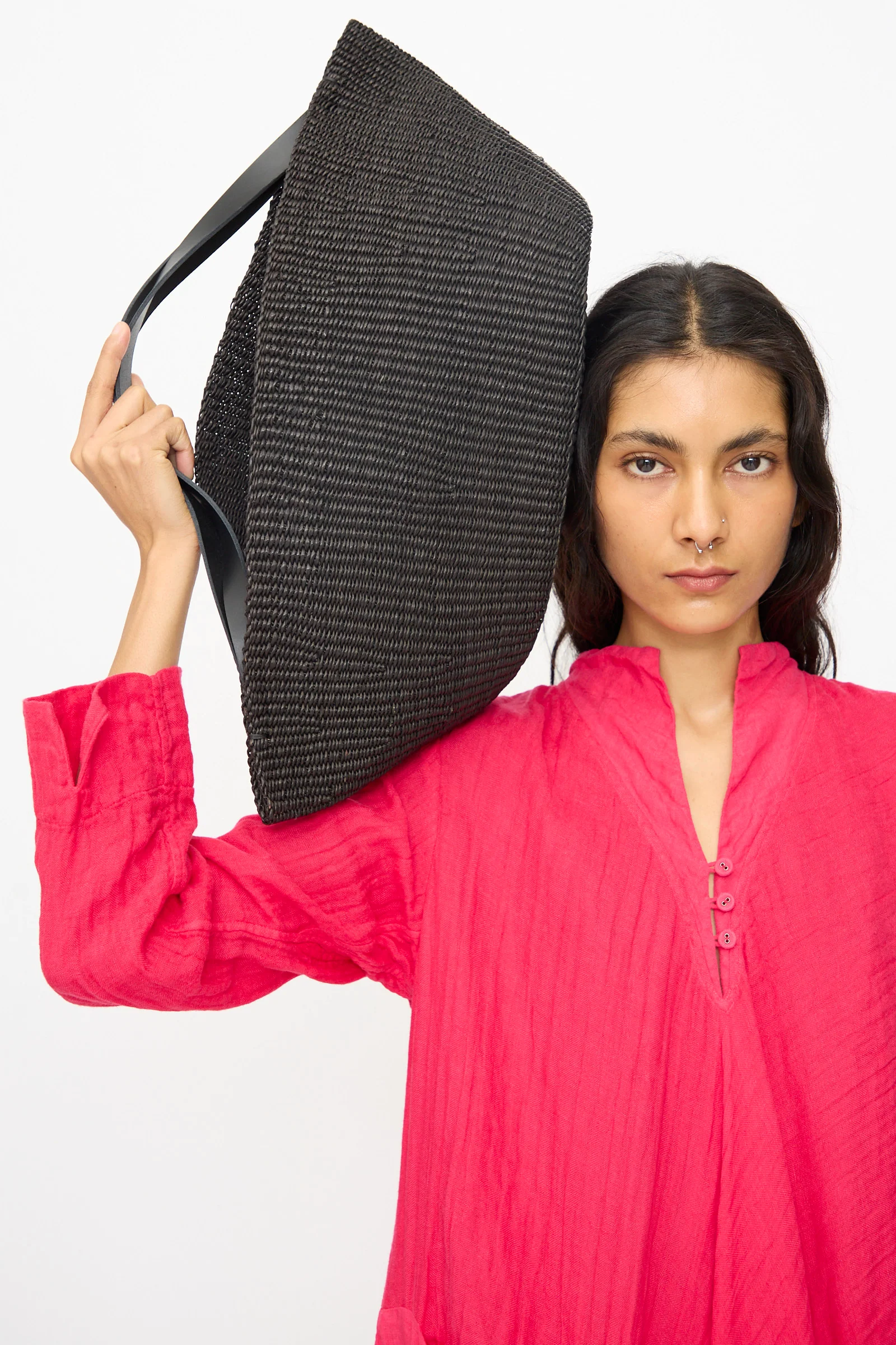Large Gousse Bag in Black - Image 2