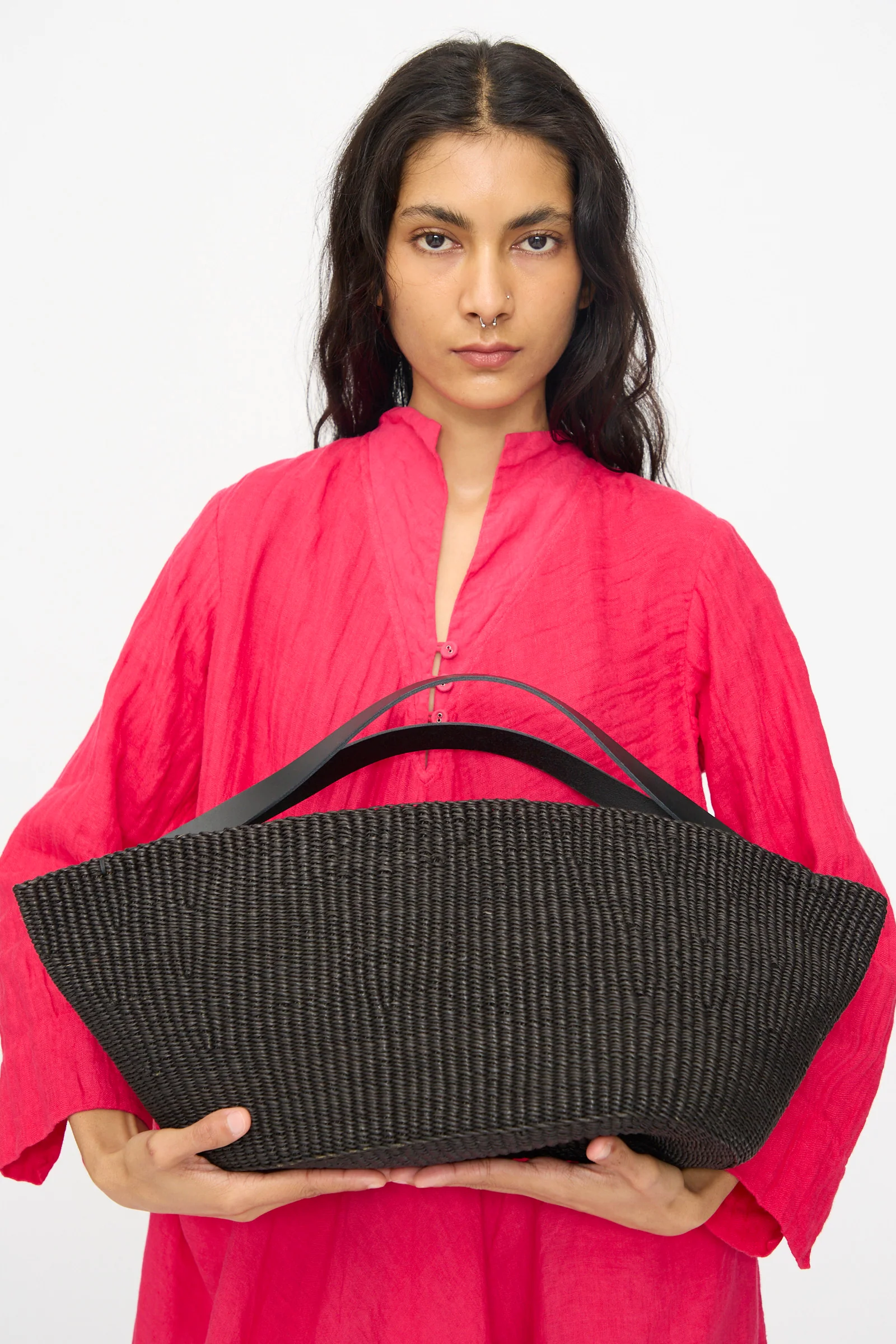 Large Gousse Bag in Black - Image 3