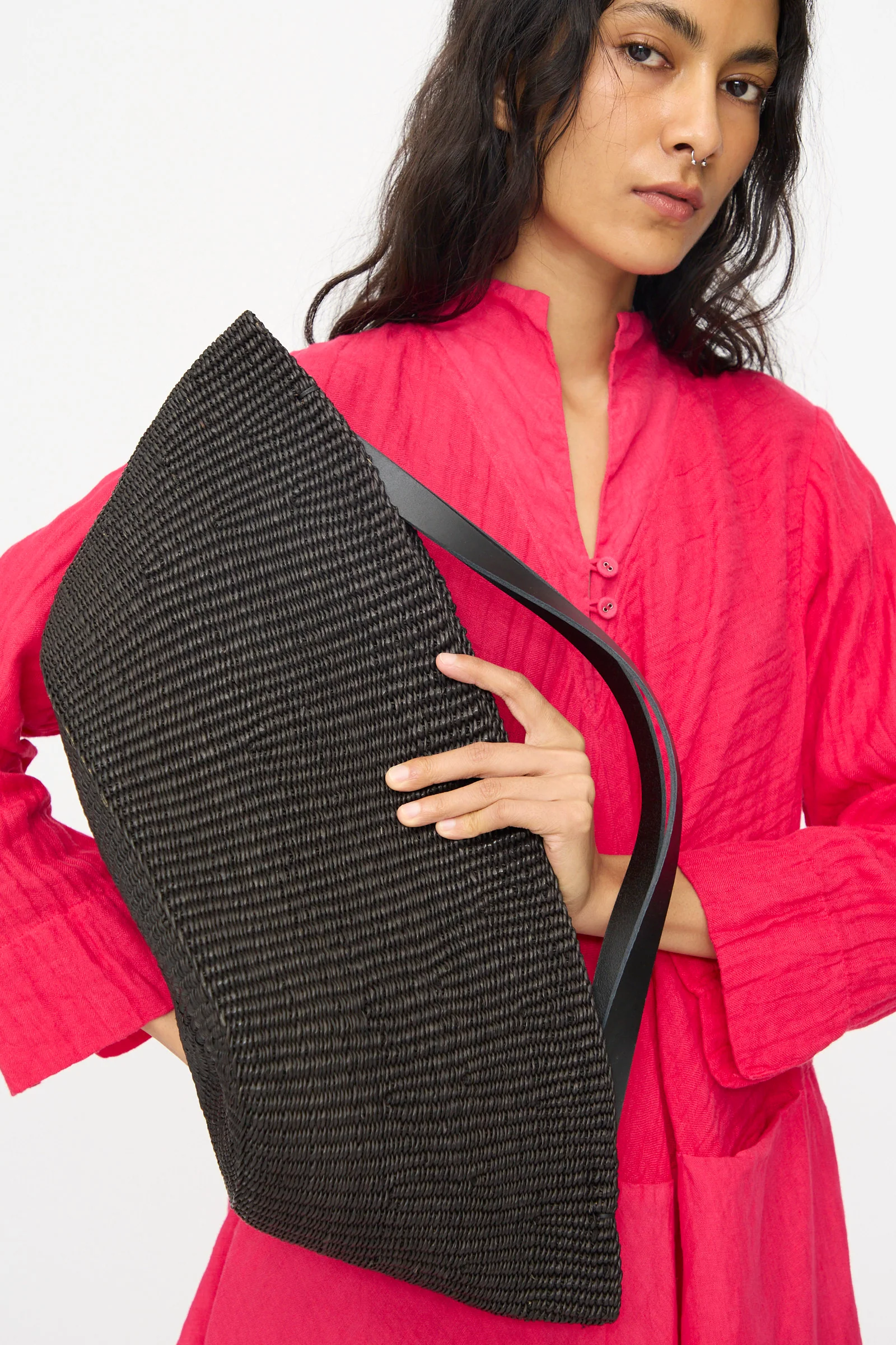 Large Gousse Bag in Black - Image 4