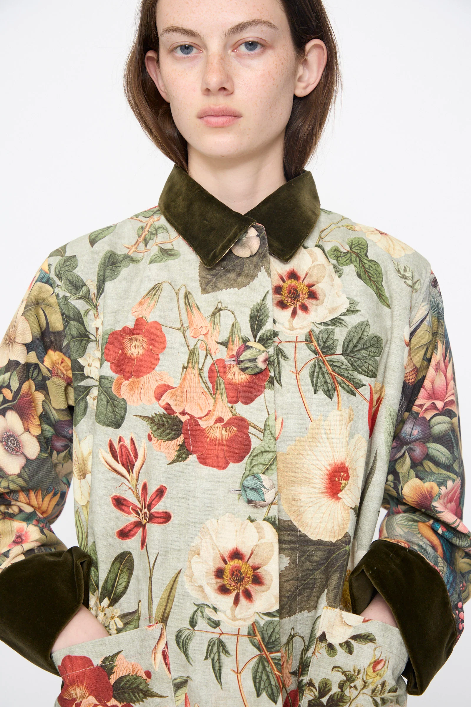 Cotton Coat with Velvet in Green Floral - Image 4
