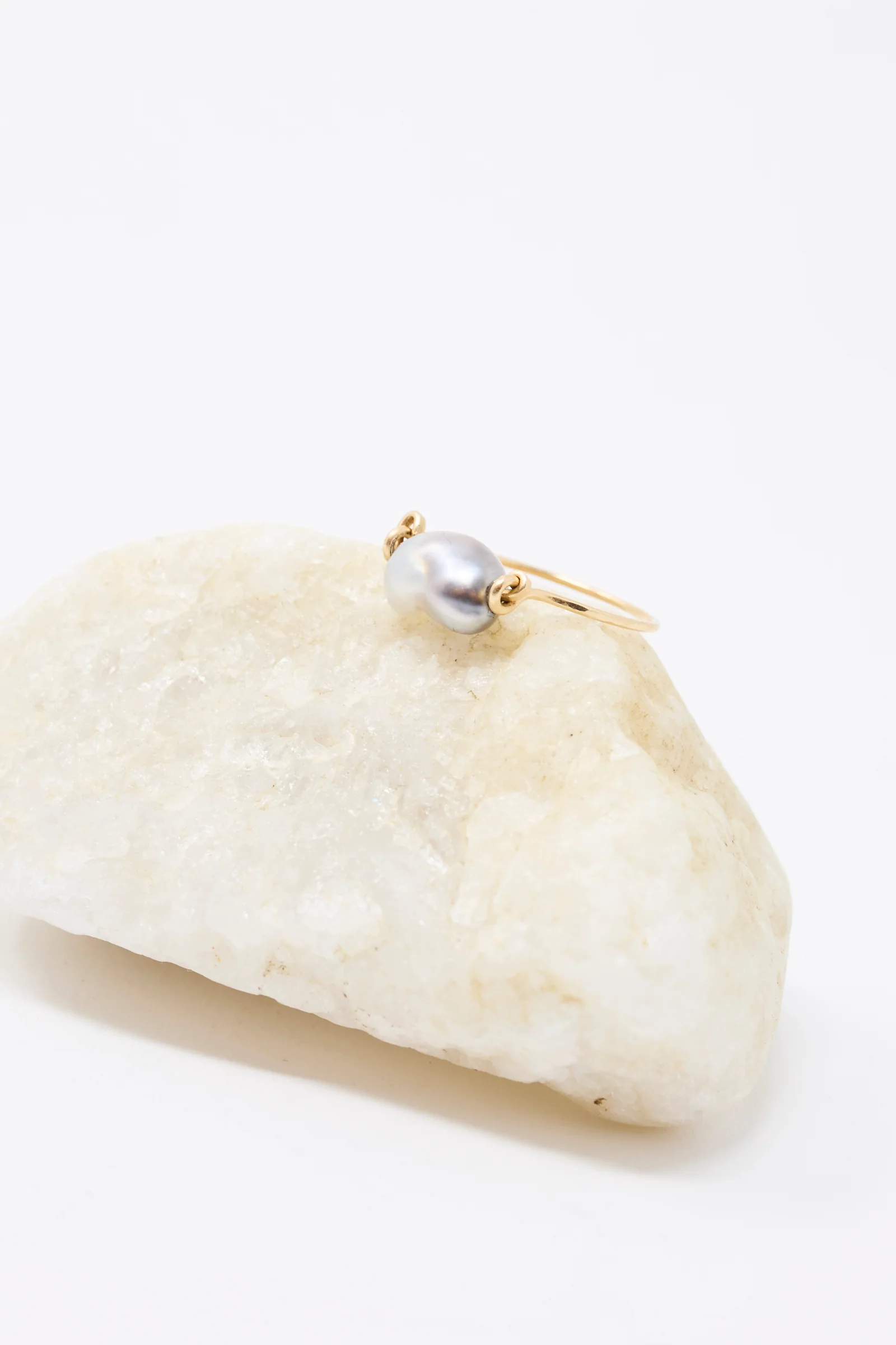 14K Ring in Keshi Pearl - Image 3