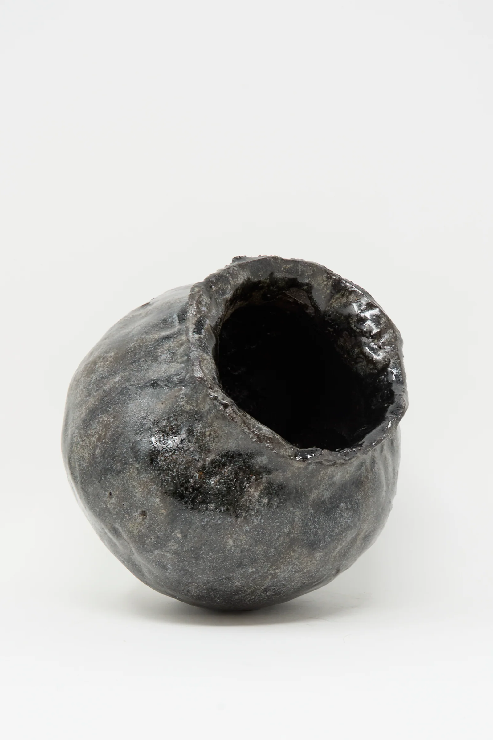 Coiled Vase in Black - Image 4