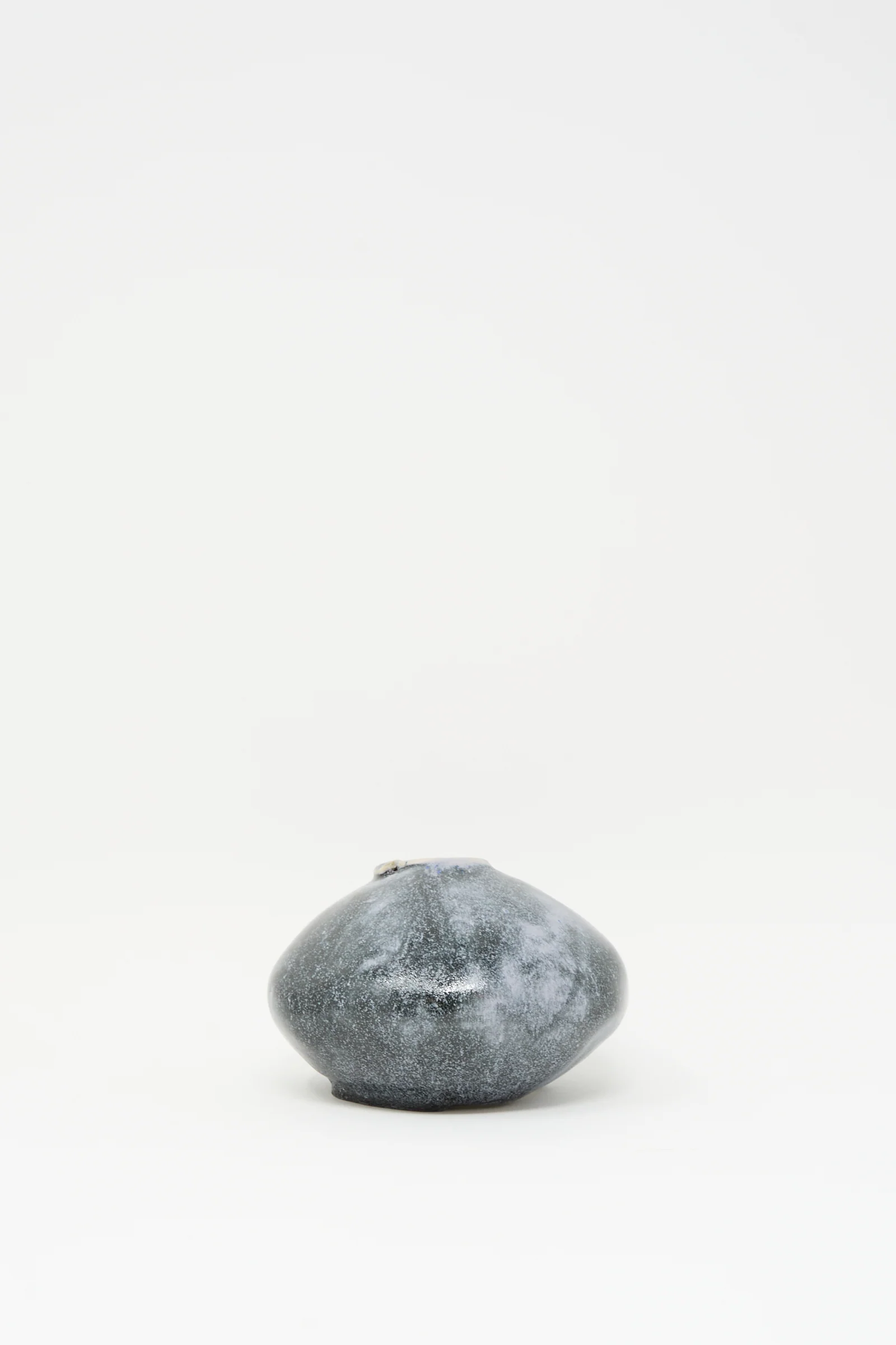 Moon Vase in Storm - Image 3