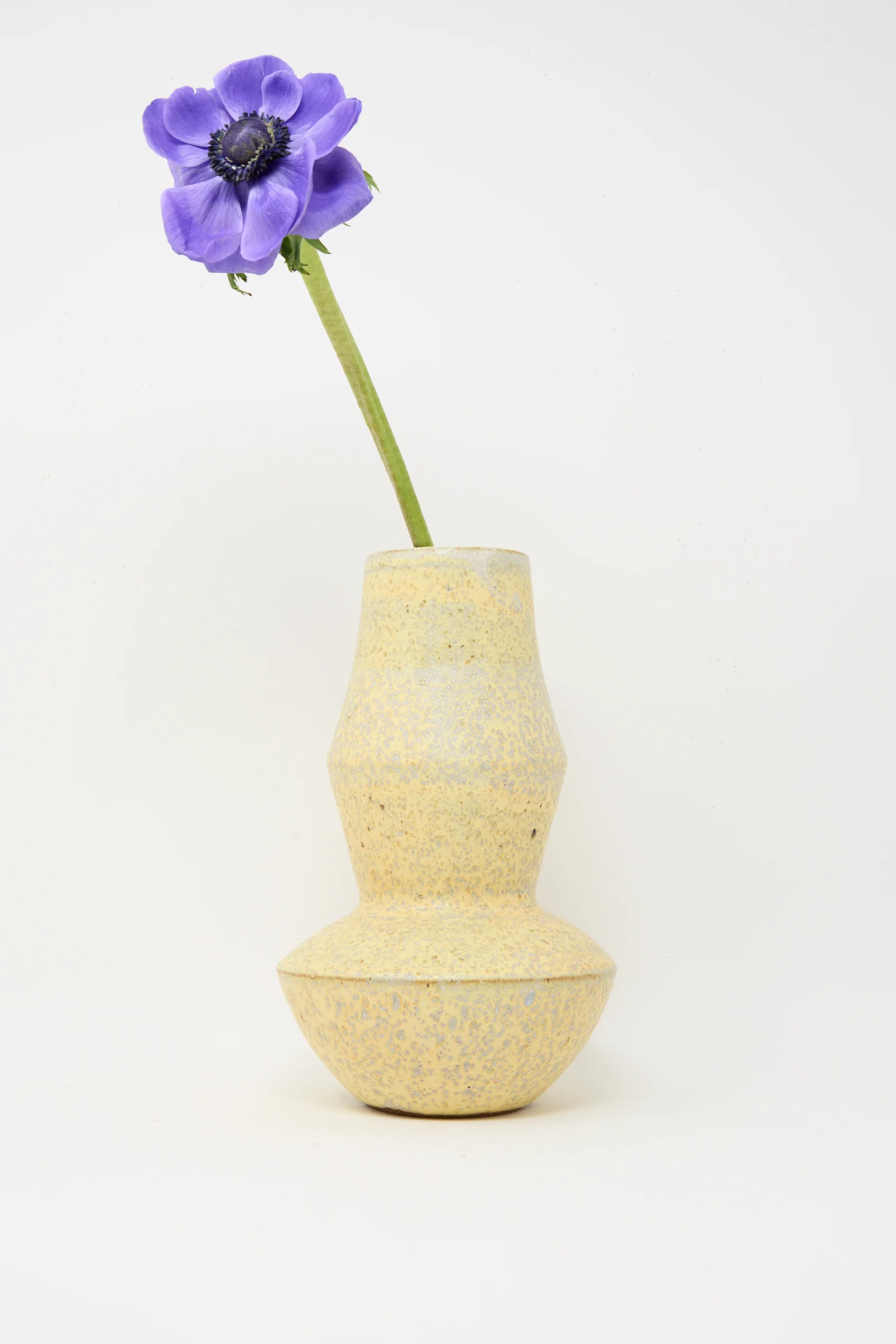 Shaped Vase in Eggshell Speckle - Image 2