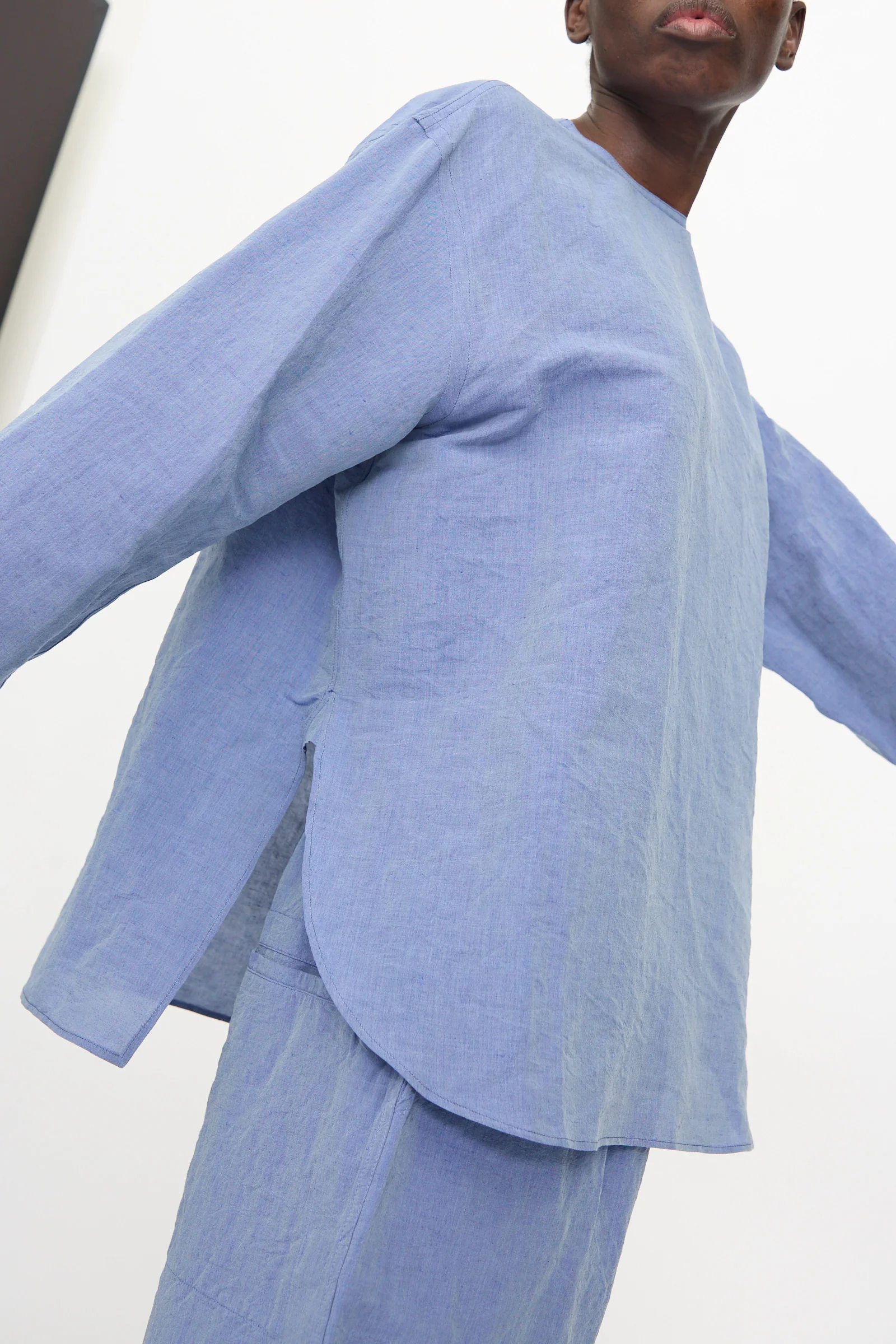 Barel Crewneck in Blue Jeans - Image 3