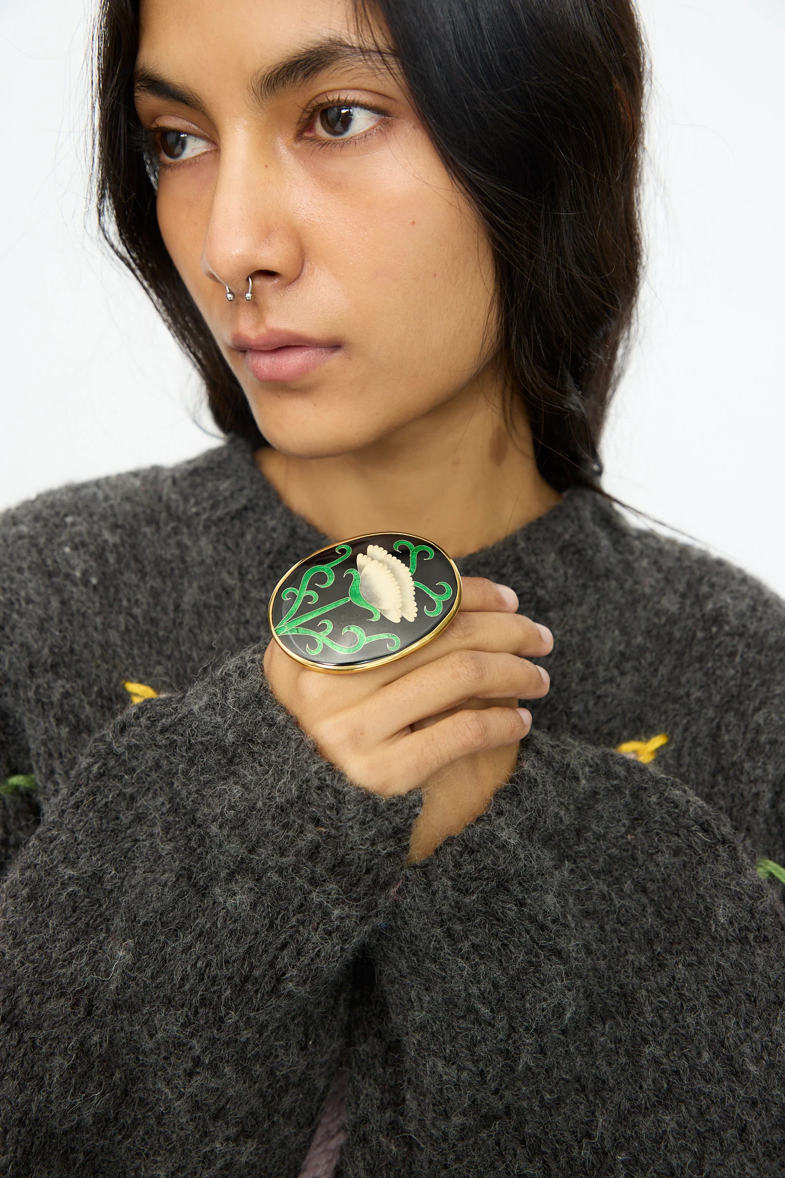 Oval Ring in Black with White Flower - Image 3