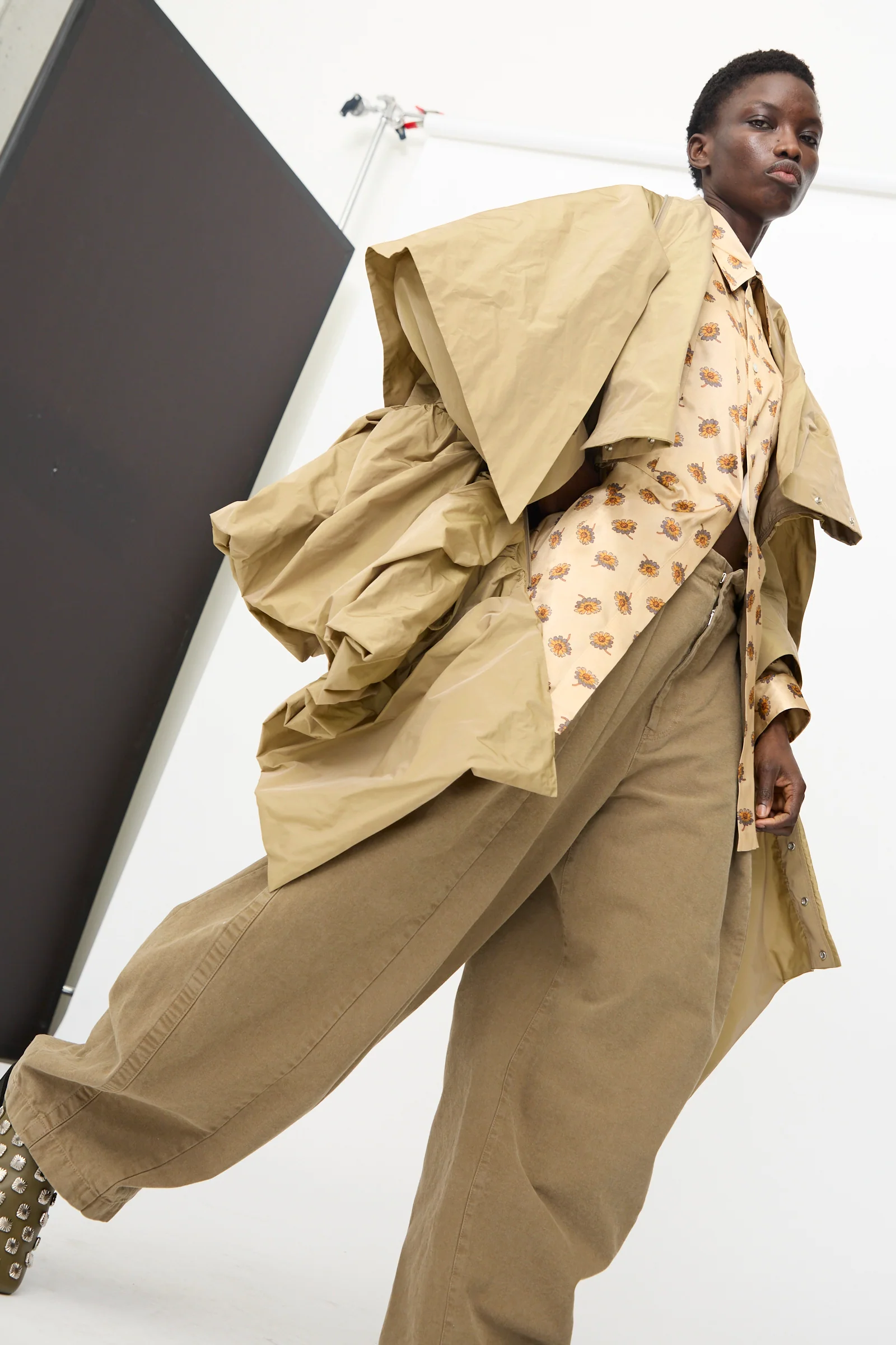 Memory Taffeta Jacket in Beige - Image 3